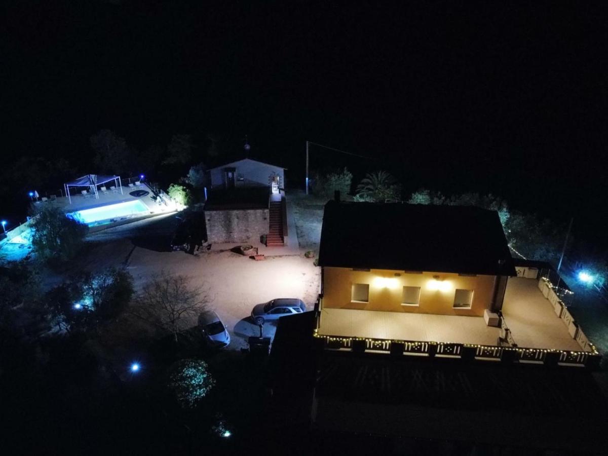 Agriturismo La Terrazza Valfabbrica Exterior foto