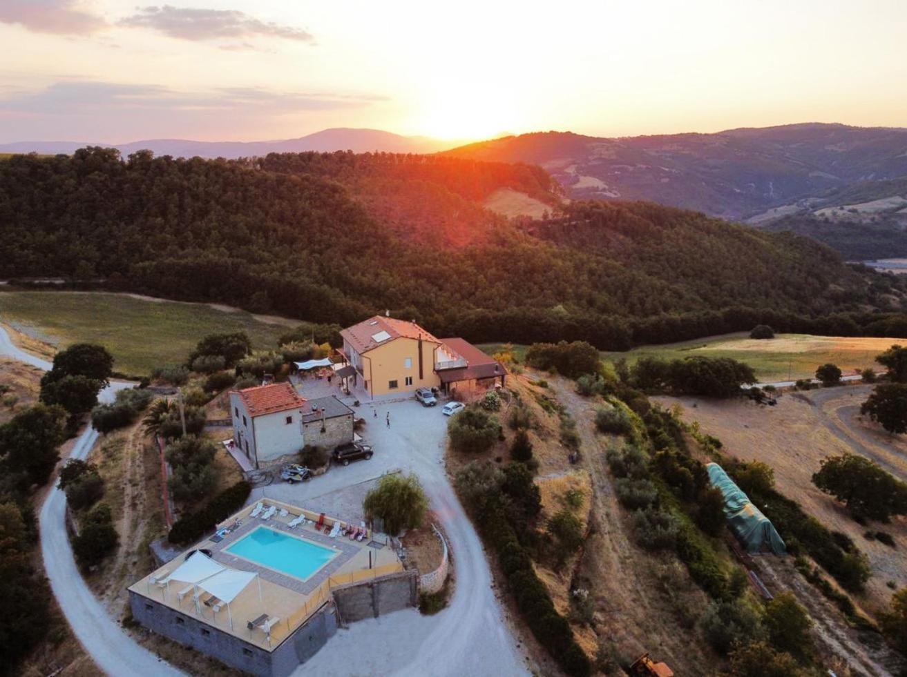 Agriturismo La Terrazza Valfabbrica Exterior foto