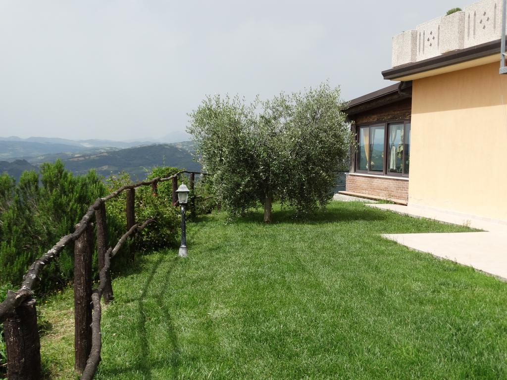 Agriturismo La Terrazza Valfabbrica Exterior foto